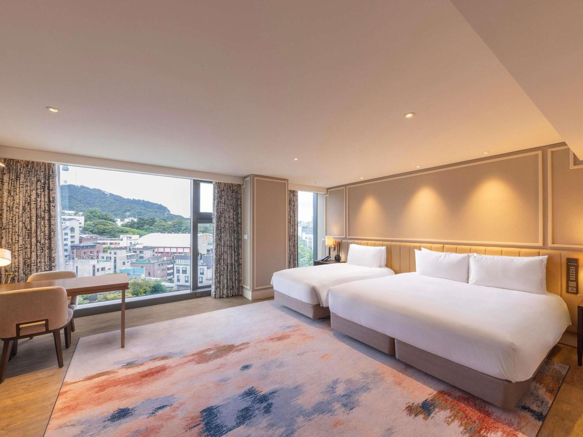 Hotel The Ambassador - A Pullman 5*